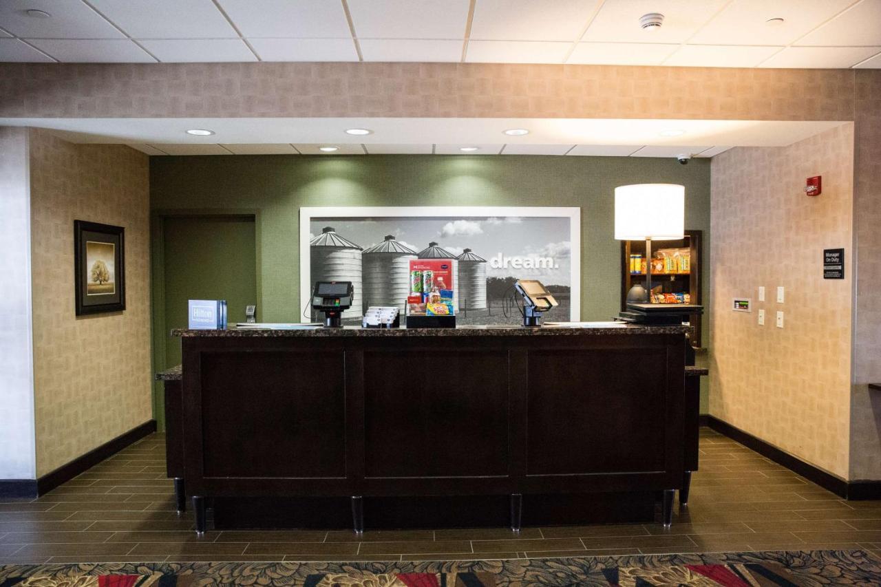 Hampton Inn & Suites Bismarck Northwest Dış mekan fotoğraf