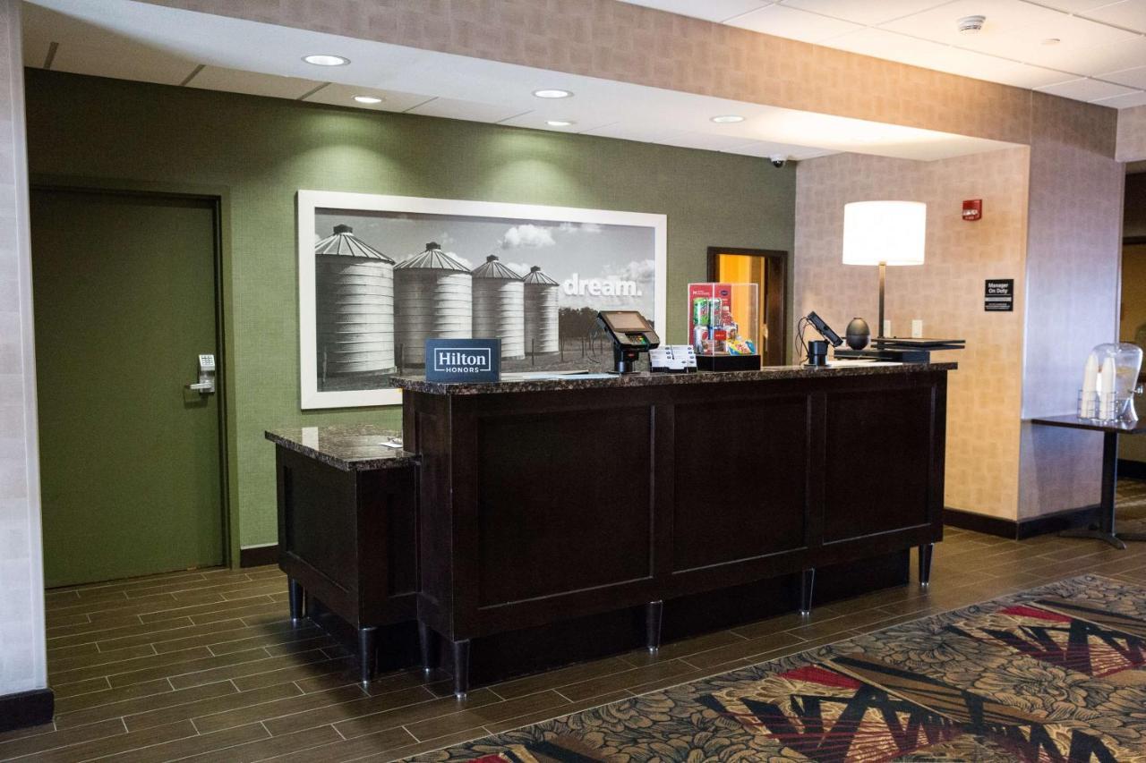 Hampton Inn & Suites Bismarck Northwest Dış mekan fotoğraf