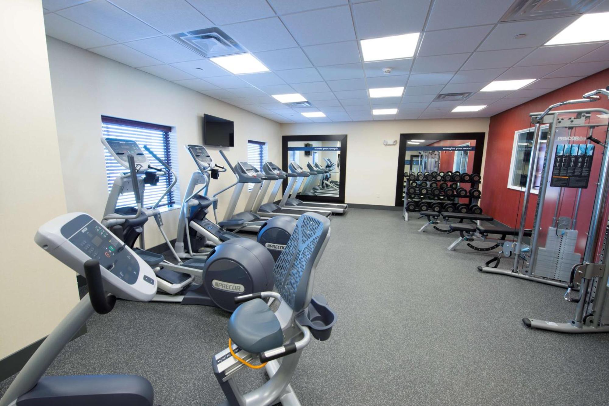 Hampton Inn & Suites Bismarck Northwest Dış mekan fotoğraf