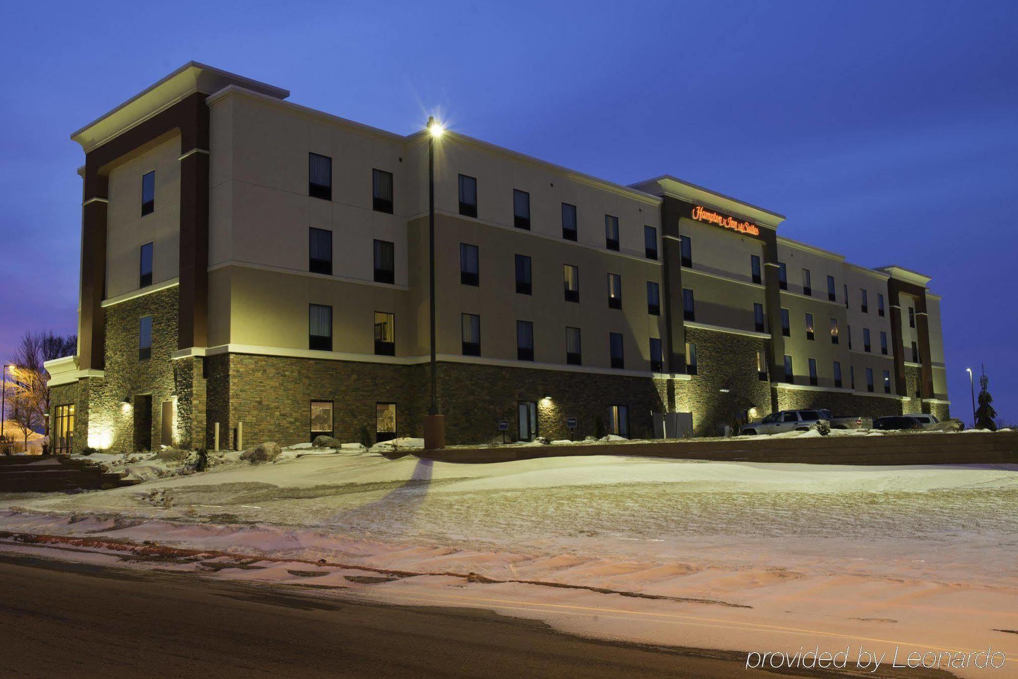 Hampton Inn & Suites Bismarck Northwest Dış mekan fotoğraf
